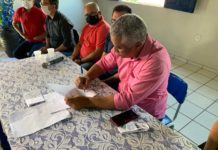 Viana: Magrado Barros assina Lei de precatórios do Fundef após negociação com professores e sindicatos