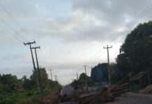 MA-014 segue bloqueada e empresas de ônibus suspendem venda de passagens com destino a Baixada Maranhense Indígenas bloqueiam MA-014 entre Matinha e Viana em protesto contra votação do marco temporal no STF